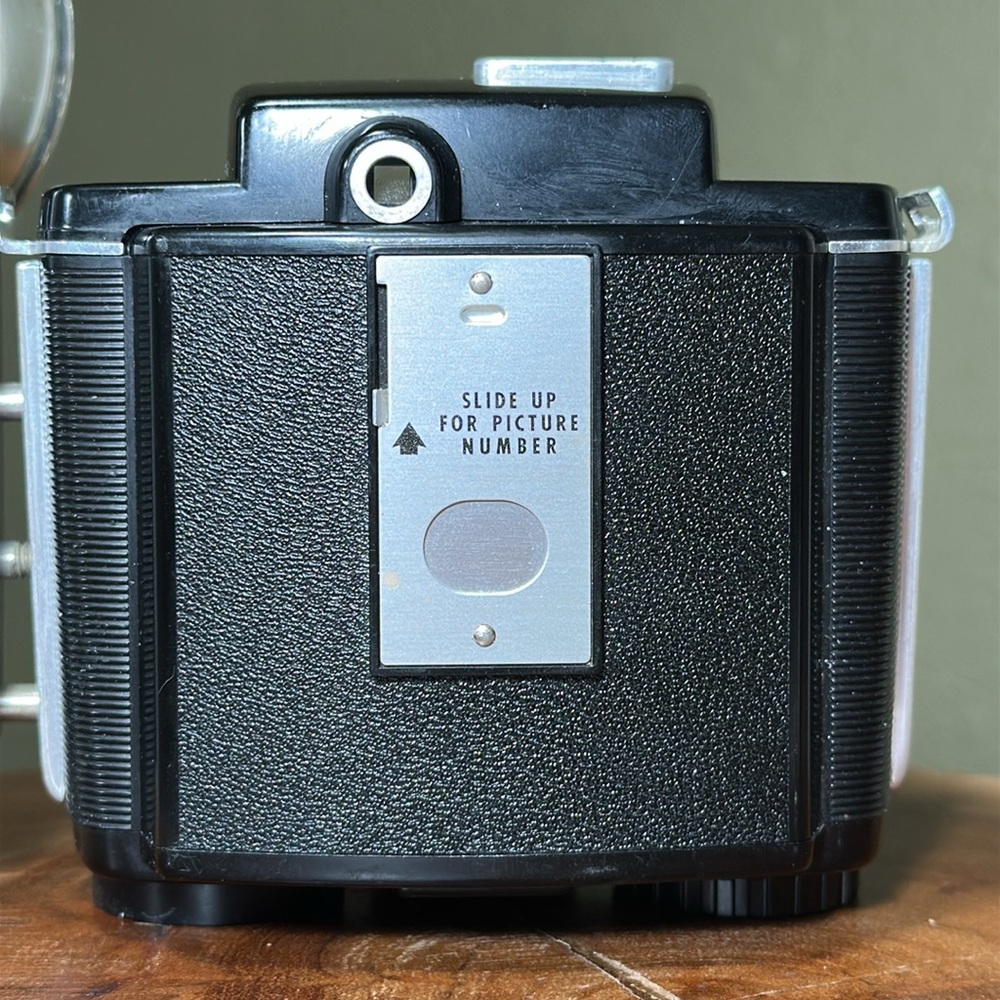 KODAK Brownie Twin 20 with Flash - Picture 6 of 16